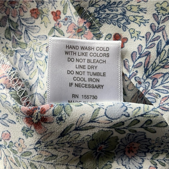 Host Pick! Rose+Olive Floral Top, Size 2X, Ruched, Tie Front, Ruffles - Picture 7 of 9